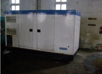 郊区康明斯150kw大型柴油二手发电机组 郊区康明斯150kw大型柴油二手发电机组